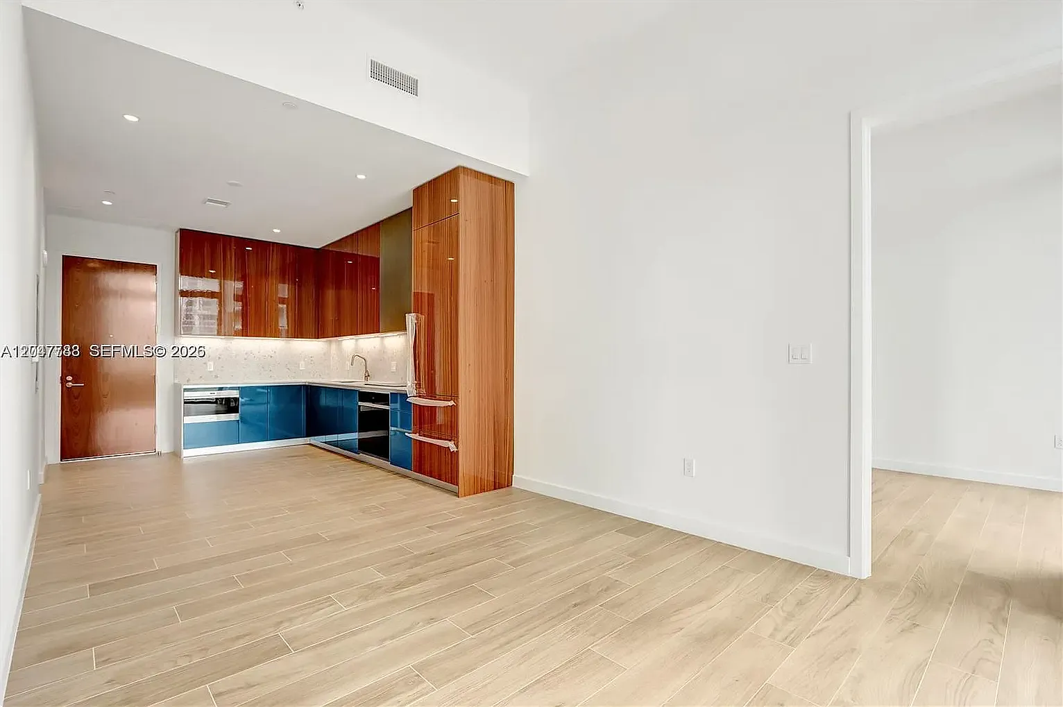 2 bed, 846 sqft, $9,500 — Photo 3