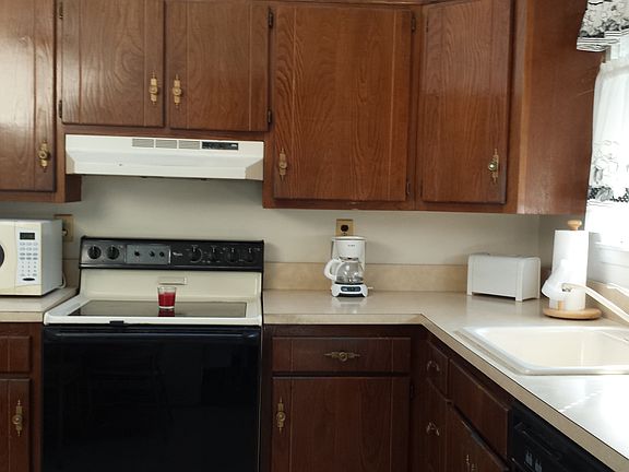 3rd image of 521 N Jefferson Ave
