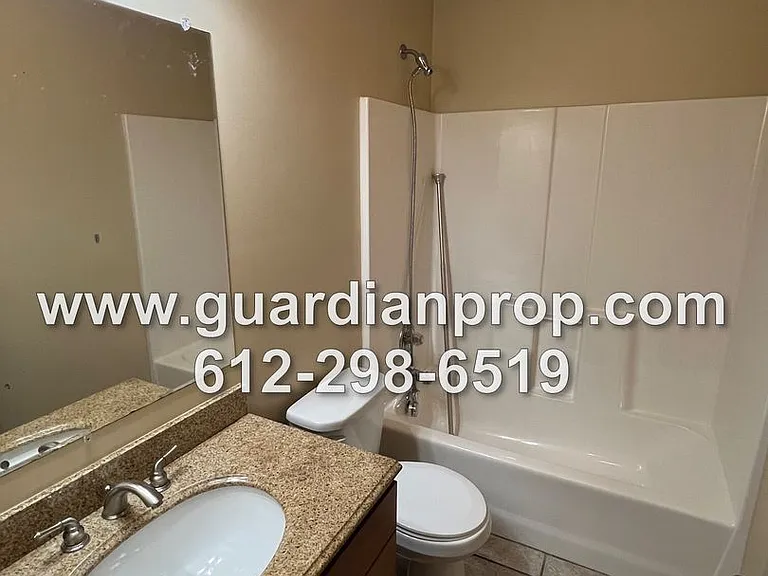 1158 Summit Ave — Photo 11
