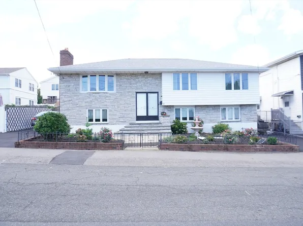 92 Newman St, Revere, MA 02151