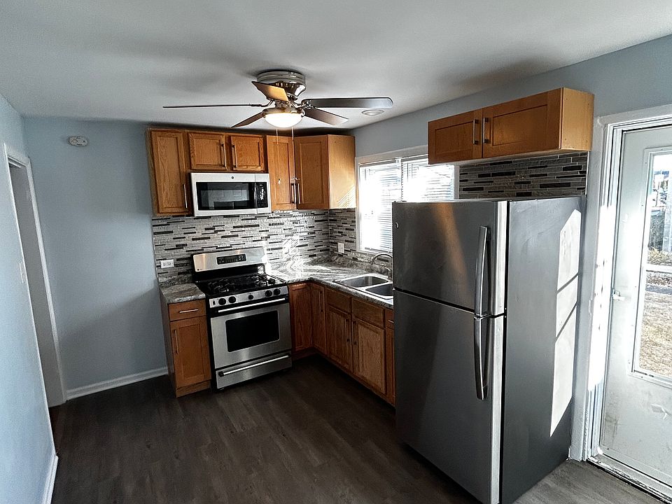 1st image of 3912 N Nottingham Ave #1F