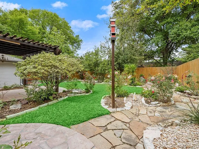 13426 Nevermore Dr — Photo 27