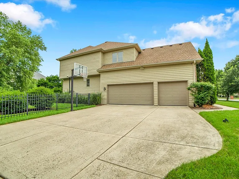 2227 Spartina Ln — Photo 29
