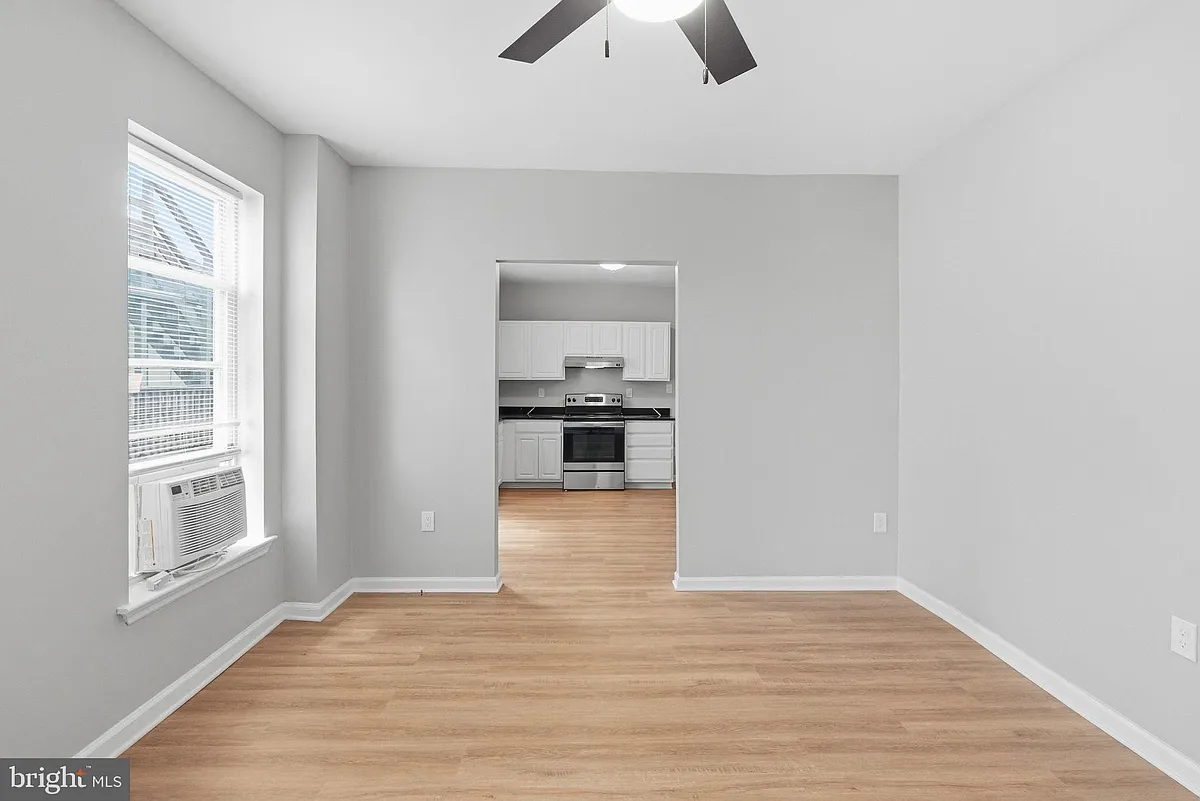 Building Photo - 134 E Lancaster Ave #2
