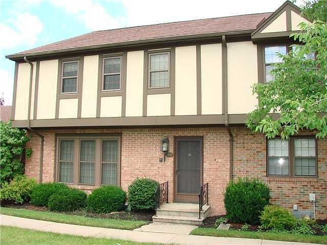 1st image of 19 Knollwood Dr