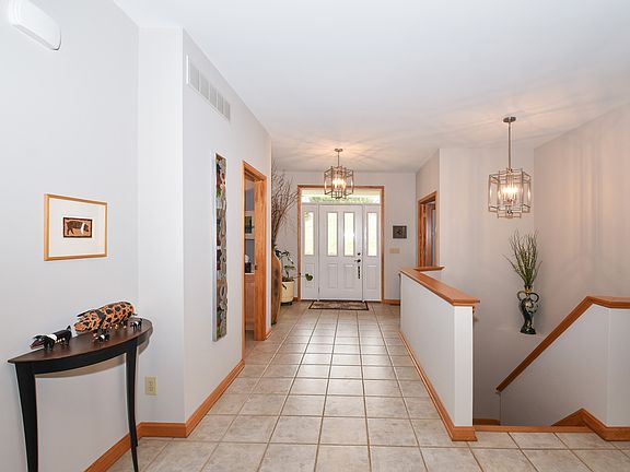3rd image of 5646 Krystal Ct