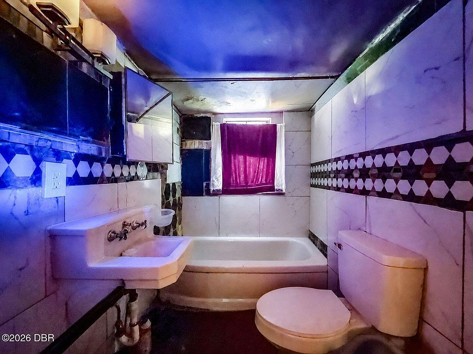 31st image of 1150 Sage St