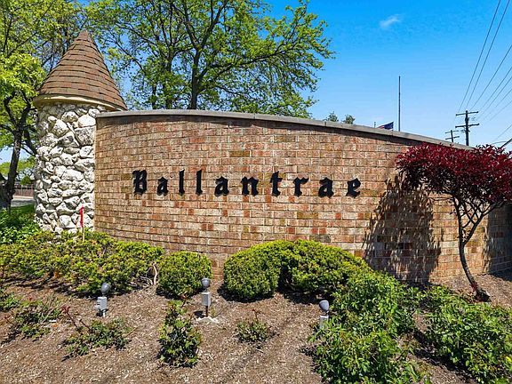 2nd image of 660 Ballantrae Dr APT B