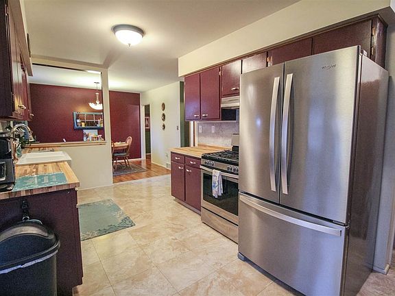 5th image of 126 Loomis Ave