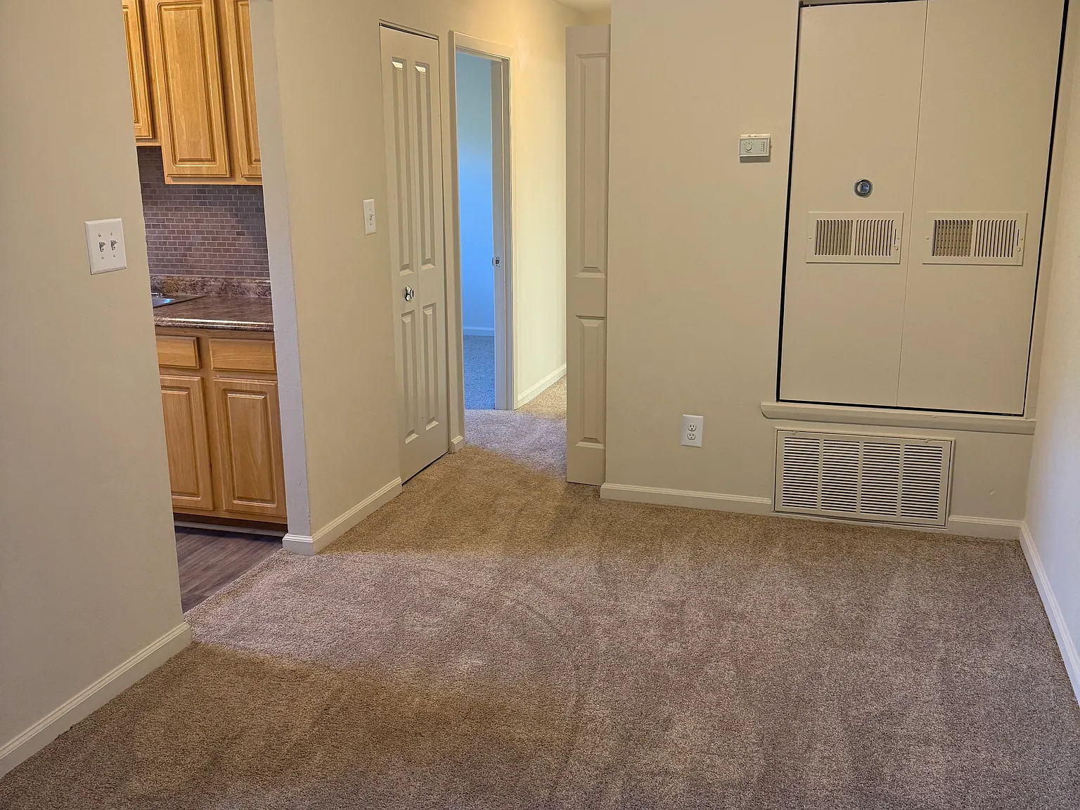 2 bed, 800 sqft, $1,219 — Photo 3