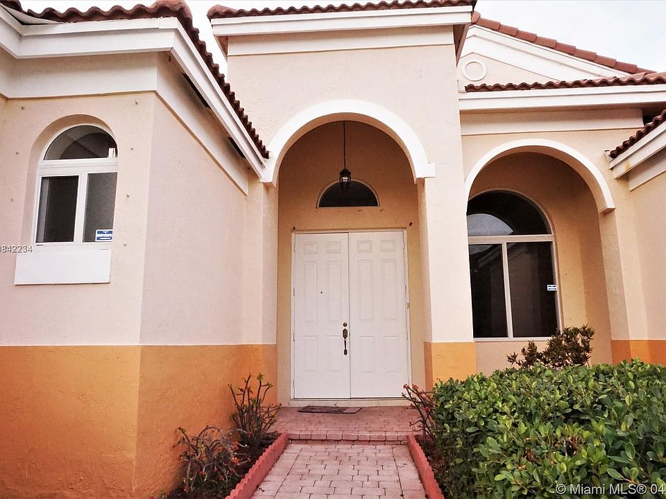 1st image of 8345 Phoenician Ct #8345