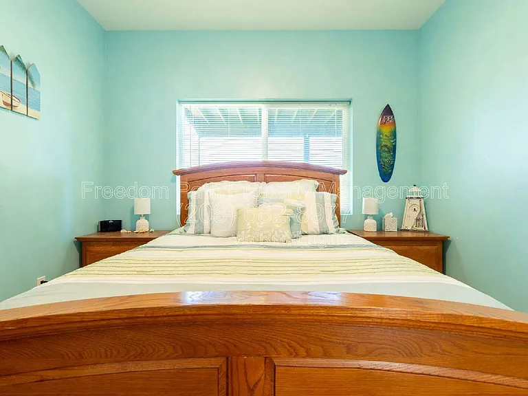 925 Comeback Bay Ln — Photo 22