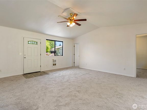5th image of 3204 147th Avenue NE
