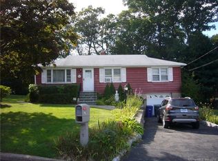 176 Nautilus Rd, Bridgeport, CT 06606