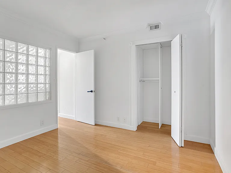 1541 Brickell Ave #105 — Photo 38