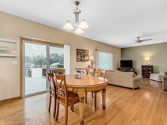 4th image of 926 Jeri Ln