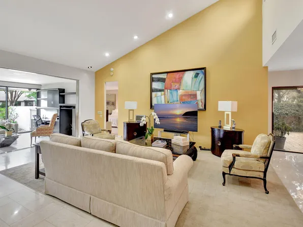 1 Cambridge Drive, Boynton Beach, FL 33436