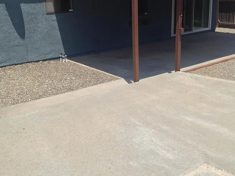 1140 Valley Spring Ln — Photo 2