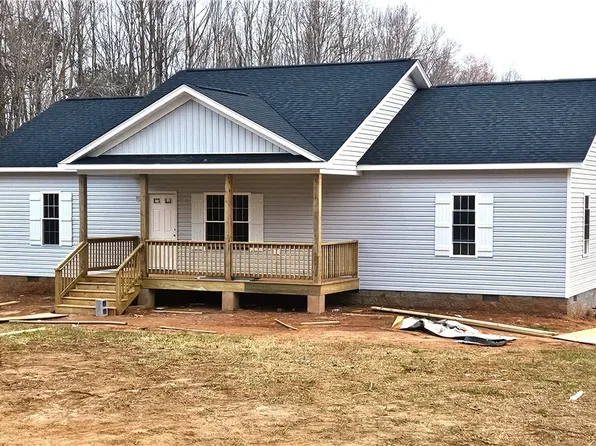 11315 Whippoorwill Ln, Amelia Court House, VA 23002