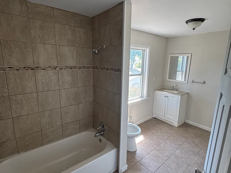 1639 Huddle Ave — Photo 5