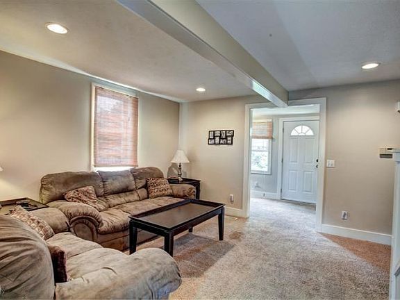 3rd image of 3340 Chestnut Ave SW