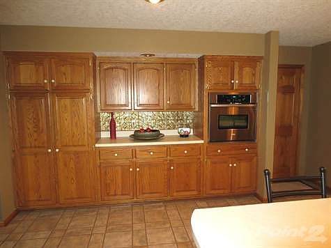 LOTS OF PRETTY CABINETRY!
