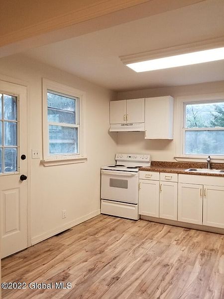 5th image of 1109 North Road