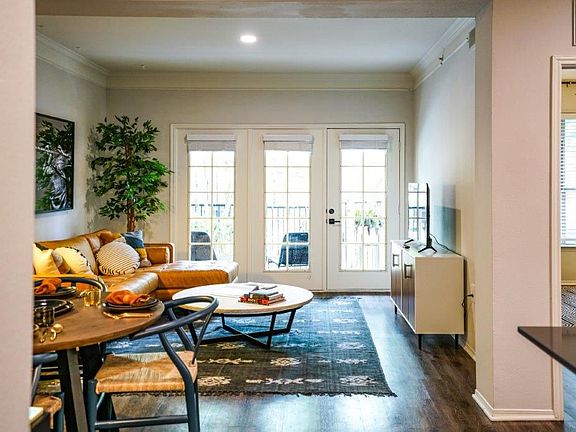 2nd image of 1221 S Congress Ave #1423