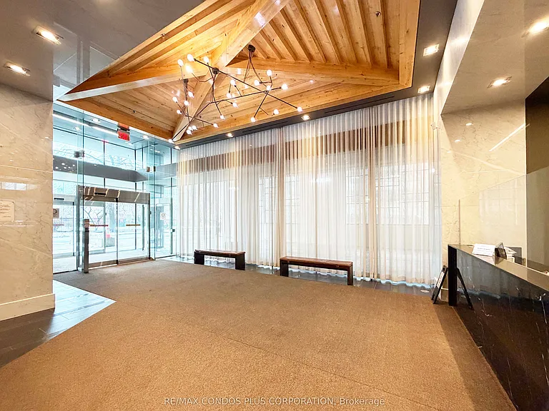 210 Simcoe St #2410 — Photo 21