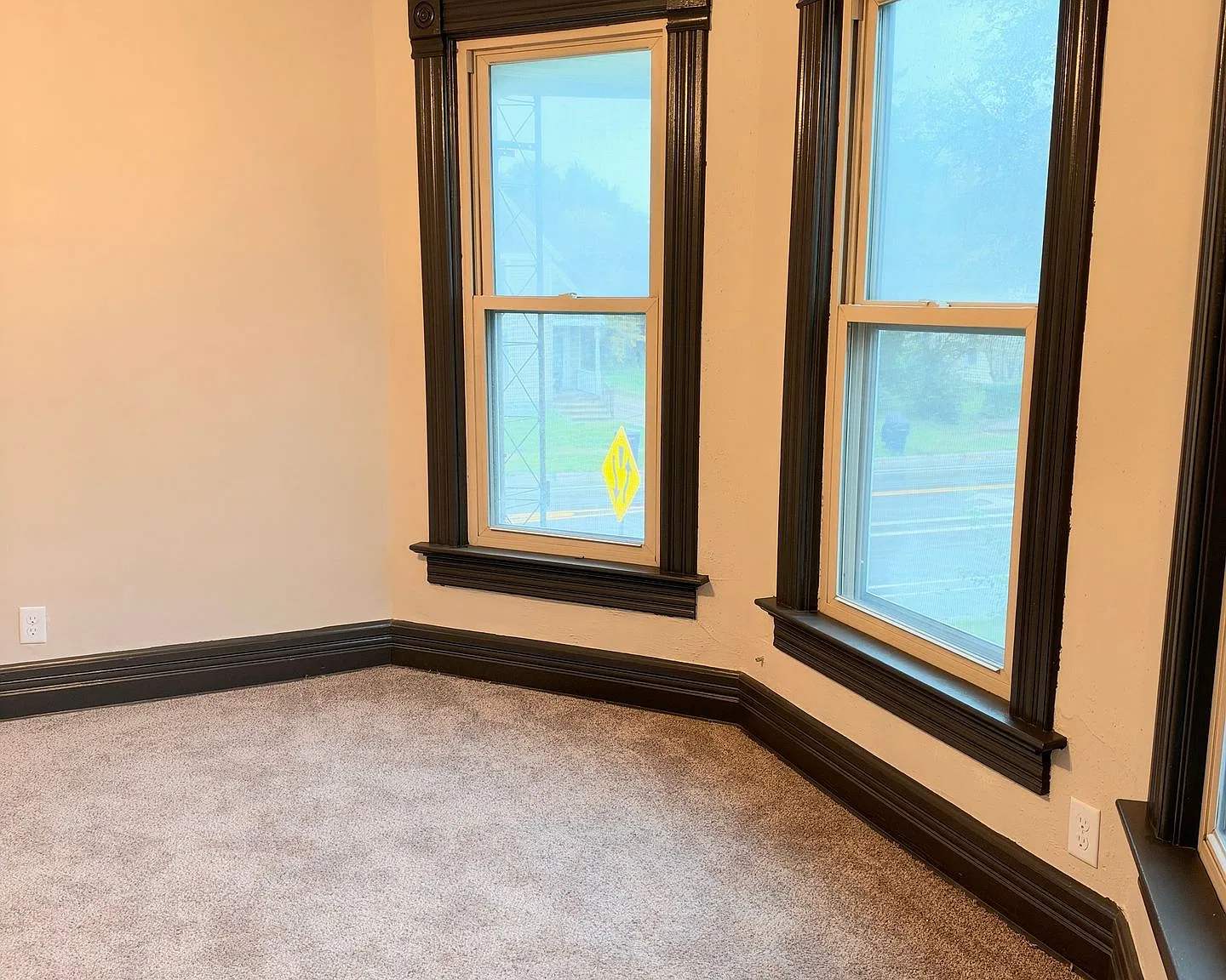 1315 W Court — Photo 2