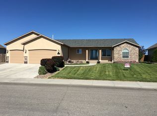 1770 NE Cinder Loop, Mountain Home, ID 83647
