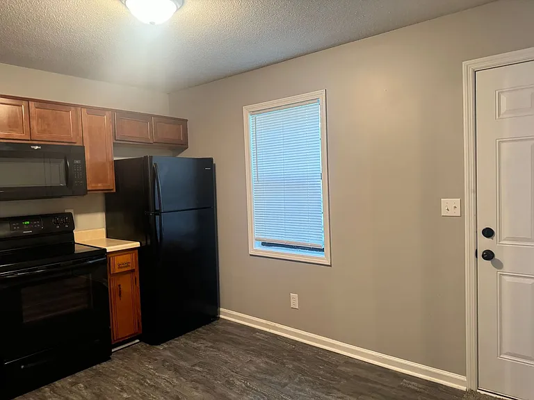 540 Hietts Ln — Photo 5
