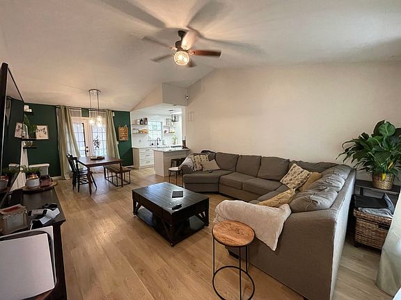 2nd image of 4244 Red Oak Dr