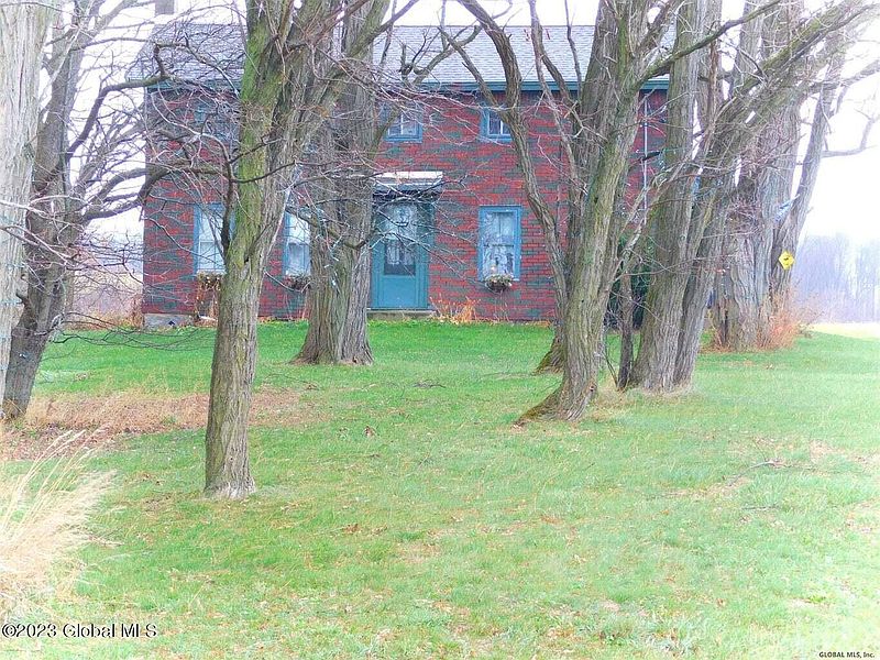 4th image of 895 Thayer Road