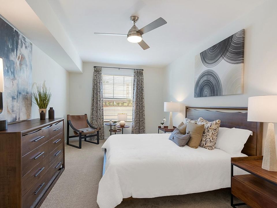 1st image of 27 Lilac Ln #303