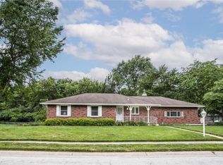 421 SW Stratford Rd, Lees Summit, MO 64081