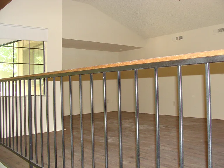 343 W Herndon Ave — Photo 3