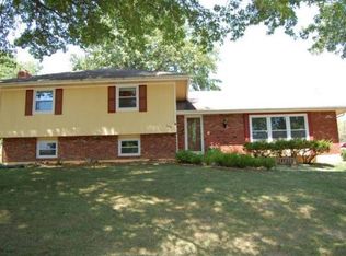 1406 S 16th St, Leavenworth, KS 66048