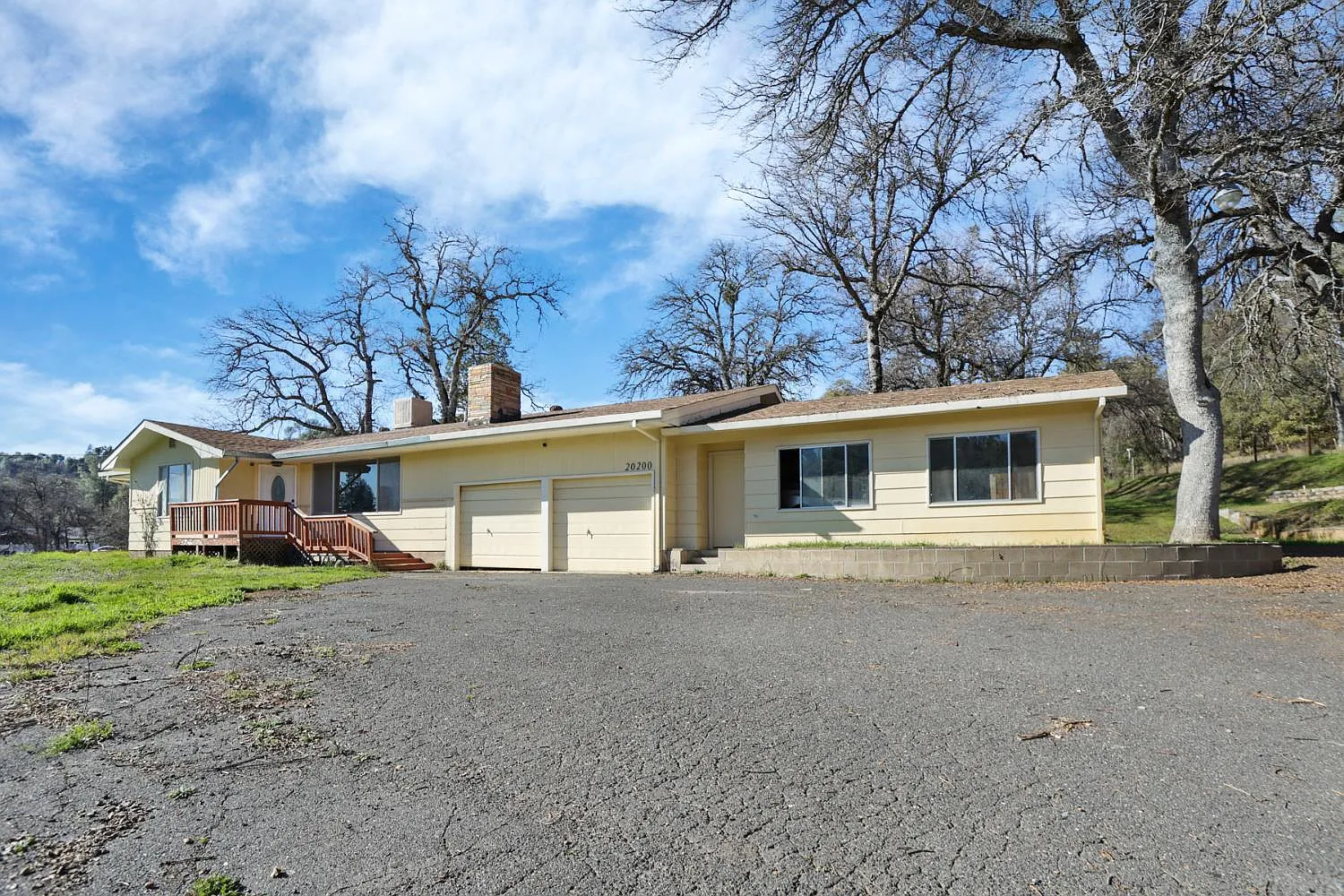 20200 Tuolumne Rd N photo 1