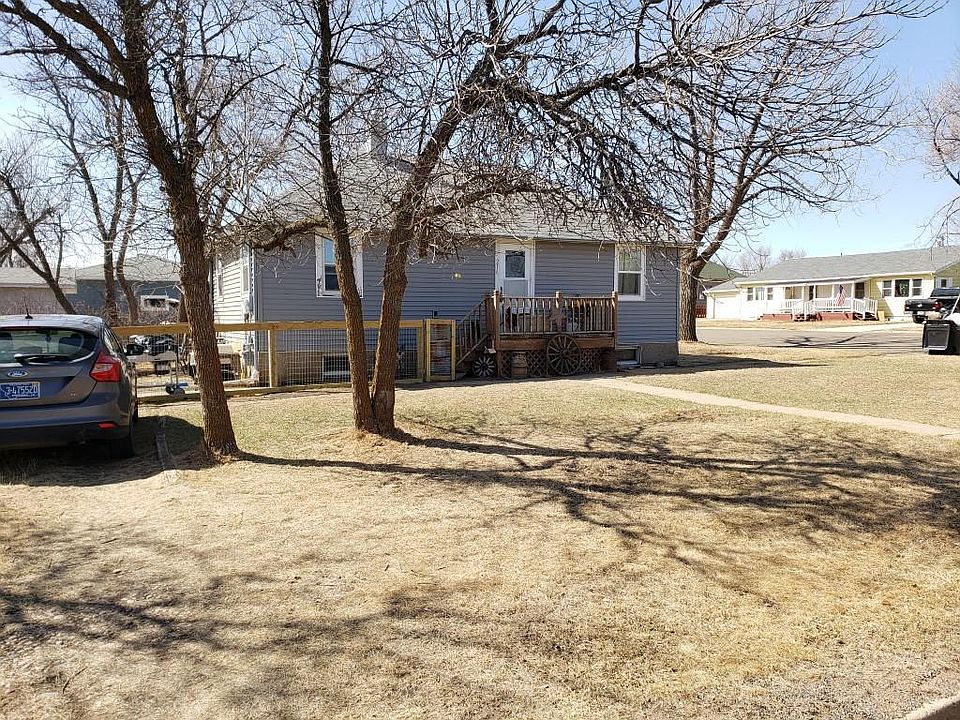 1st image of 216 3rd Ave NE