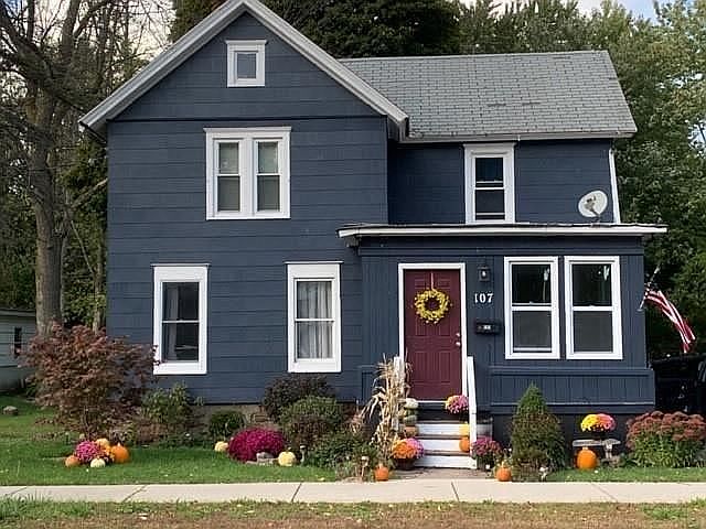 1st image of 107 W Albion St