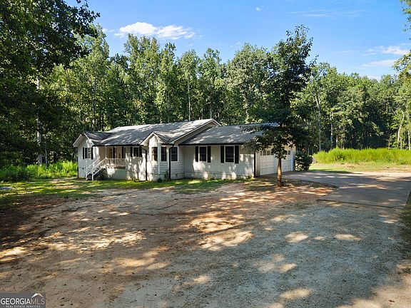 3rd image of 735 Chambers Rd