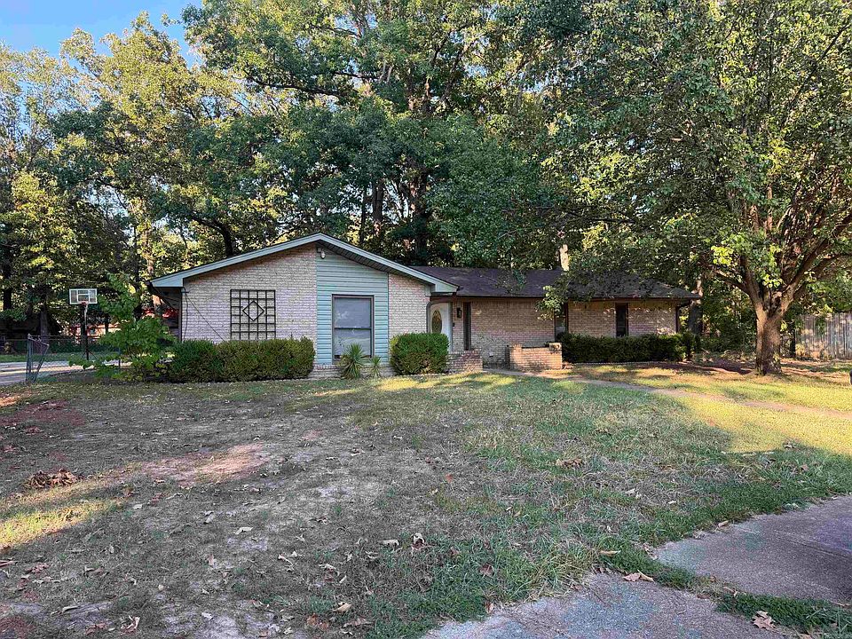 1st image of 6801 White Oak Cv