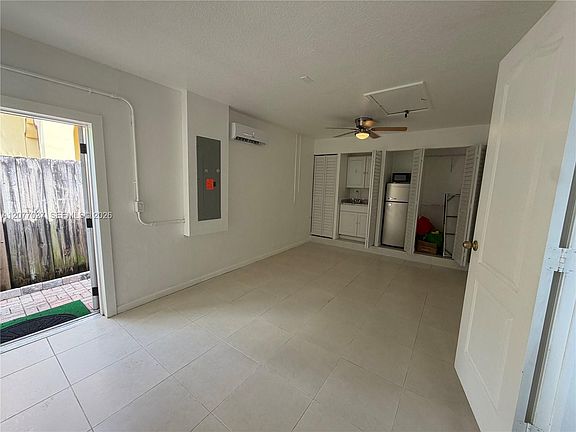 5th image of 16467 SW 50th Ter