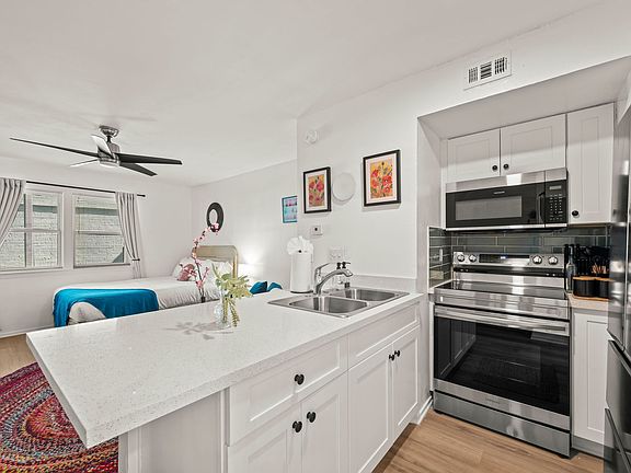 5th image of 6811 Great Northern Blvd #102