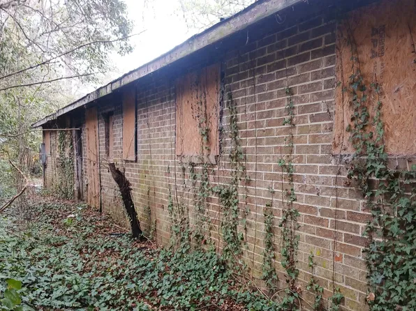 1215 Hawkinsville Ave, Macon, GA 31217