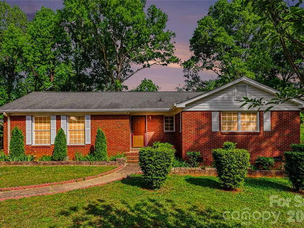 3220 Wiseman Dr, Charlotte, NC 28227