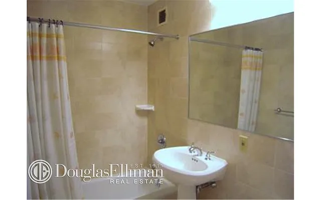 Rented by Douglas Elliman | media 31