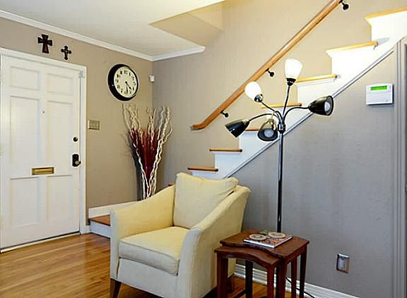 3rd image of 6439 Bordeaux Ave #6439