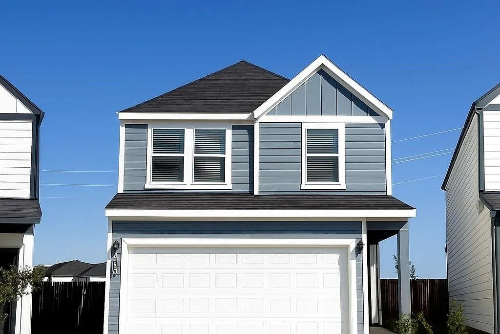 4 bed, 2.5 bath, 1719 sqft, $2,200 — Photo 1